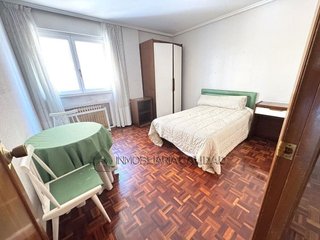 Piso en venta en Plaza España - Villa Pilar - Reyes Católicos - Vadillos en Burgos