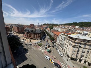 Piso en venta en Plaza España - Villa Pilar - Reyes Católicos - Vadillos en Burgos