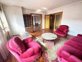 Piso en venta en Plaza España - Villa Pilar - Reyes Católicos - Vadillos en Burgos