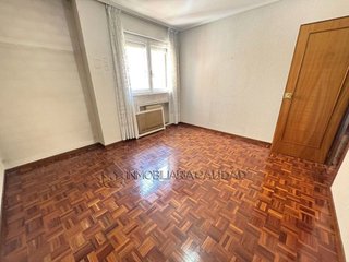 Piso en venta en Plaza España - Villa Pilar - Reyes Católicos - Vadillos en Burgos