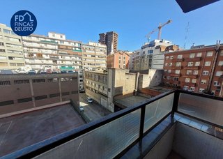 Piso en venta en San Pedro de Deusto-La Ribera en Bilbao