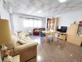 Piso en venta en Zona Avenida al Vedat en Torrent