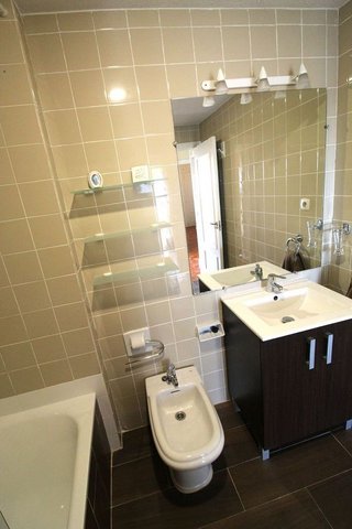 Piso en venta en Castillejos en Madrid