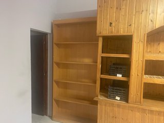 Mueble de madera para tienda