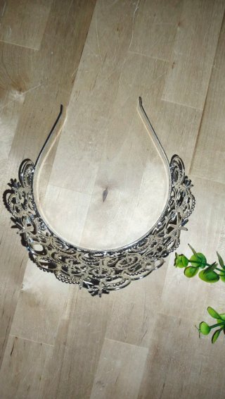 Preciosa tiara inspirada en Glinda