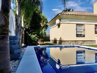 Chalet en venta en Montequinto en Dos Hermanas