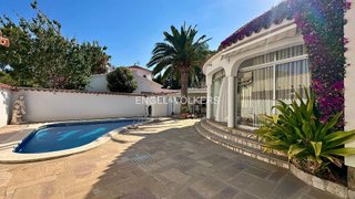 Chalet en venta en Les Tres Cales en Ametlla de Mar, l´