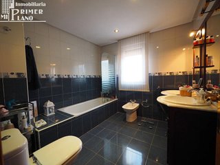 Casa adosada en venta en Tomelloso