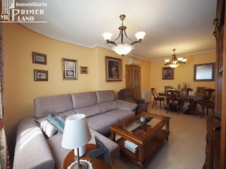 Casa adosada en venta en Tomelloso