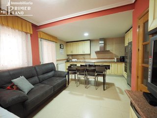 Casa adosada en venta en Tomelloso