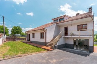 Chalet en venta en Nava