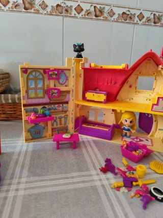 Casa Pin y Pon con accesorios