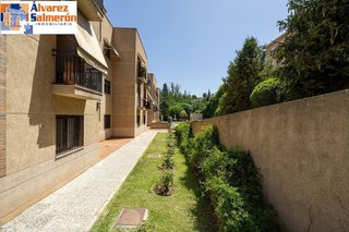 Piso en venta en Bola de Oro - Serrallo en Granada