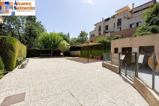 Piso en venta en Bola de Oro - Serrallo en Granada