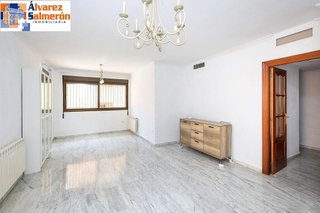 Piso en venta en Bola de Oro - Serrallo en Granada