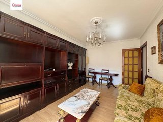 Piso en venta en Plaza España - Villa Pilar - Reyes Católicos - Vadillos en Burgos