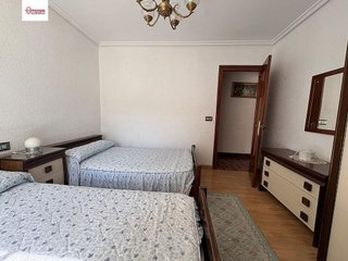 Piso en venta en Plaza España - Villa Pilar - Reyes Católicos - Vadillos en Burgos