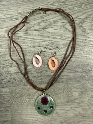 Conjunto collar y pendientes