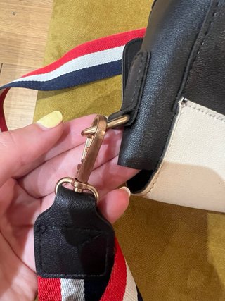 Bolso bandolera blanco y negro