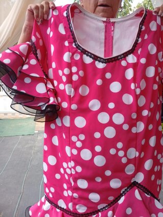 Traje de flamenca rojo lunares blancos
