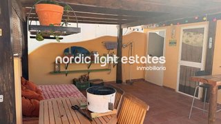 Casa adosada en venta en Benamargosa