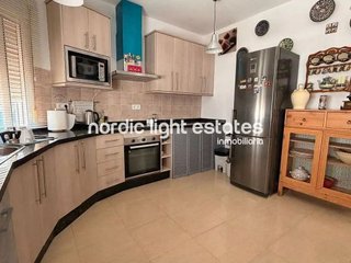 Casa adosada en venta en Benamargosa