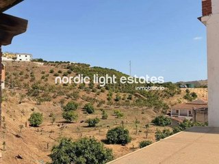 Casa adosada en venta en Benamargosa