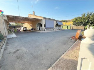 Chalet en venta en Peña de las Águilas en Elche