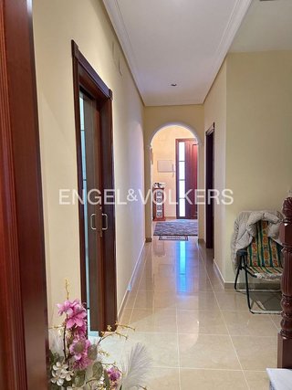 Chalet en venta en Las Almenas en Tomares