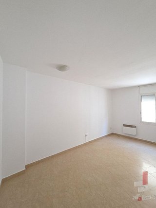 Local comercial en alquiler en Les Roquetes en Barcelona