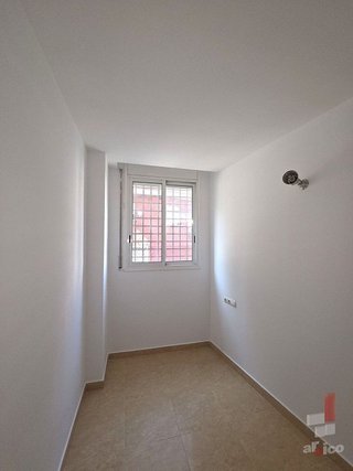 Local comercial en alquiler en Les Roquetes en Barcelona