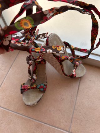 Sandalias cuña florales talla 37