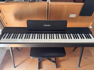 Piano Donner con soporte