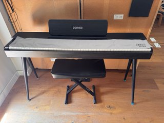 Piano Donner con soporte