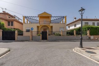 Chalet en venta en Ogíjares