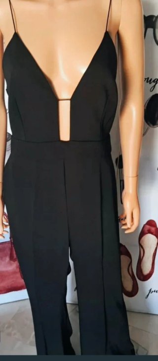 Mono Mango sexy escotado negro