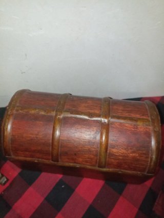 Pareja de cajitas de madera decoradas