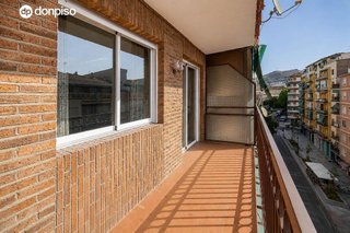 Piso en venta en Camino de Ronda - Rosaleda en Granada