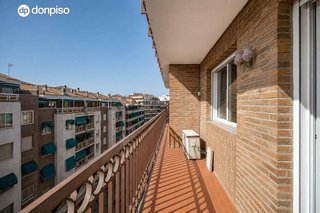 Piso en venta en Camino de Ronda - Rosaleda en Granada