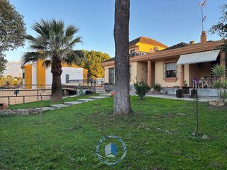 Chalet en venta en Montequinto en Dos Hermanas