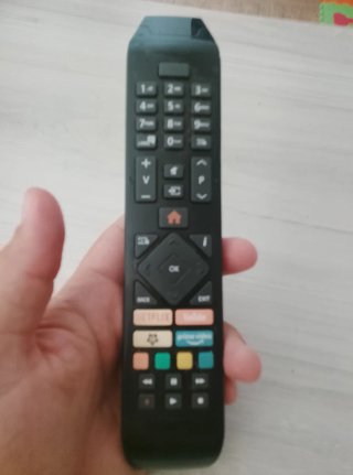 Televisión Hitachi Negra y Blanca