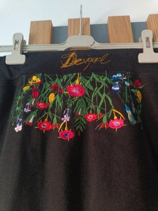 Falda Desigual bordada Talla L