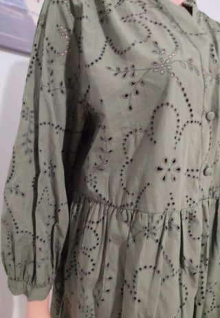 Vestido Zara verde oliva bordado