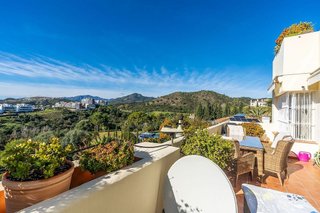 Piso en venta en Los Arqueros-Puerto del Almendro en Benahavís