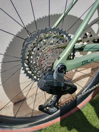 Megamo Silk Gravel Bike