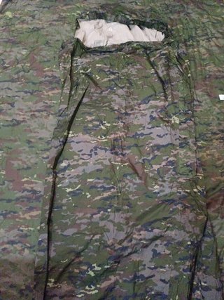 Funda camuflaje impermeable para saco de dormir