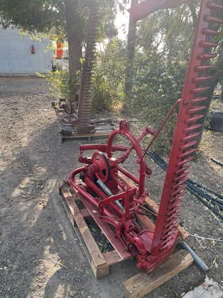 Segadora de hierba roja
