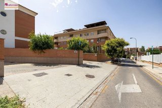 Casa adosada en venta en Cervantes en Granada
