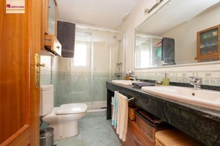 Casa adosada en venta en Cervantes en Granada