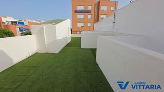 Casa adosada en venta en San Luis en Almería